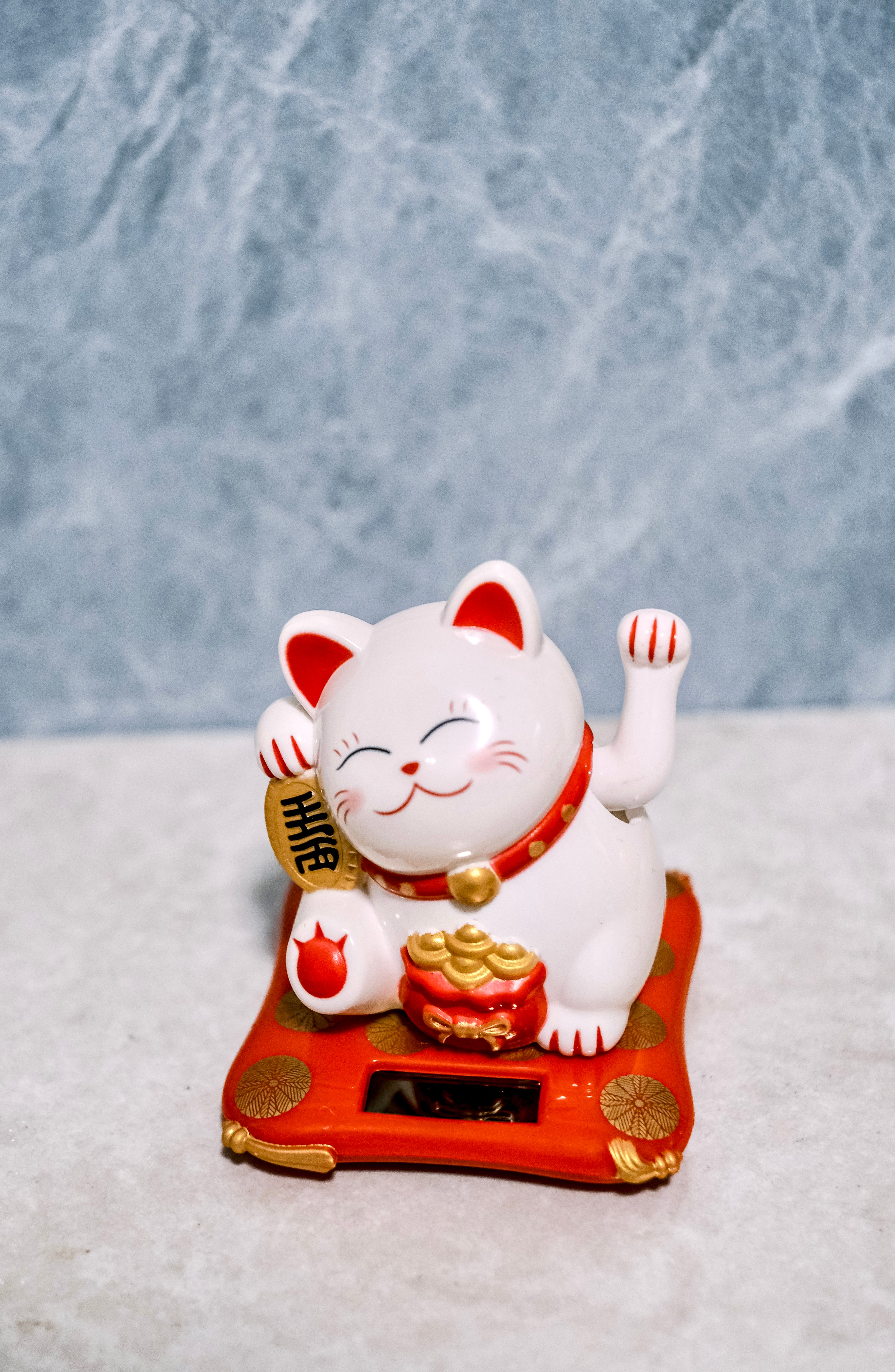 White Prosperity Lucky Cat