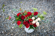 Load image into Gallery viewer, Mulan Rouge - Four Seasons Floristry
