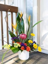 Load image into Gallery viewer, You&#39;re my world - Four Seasons Floristry
