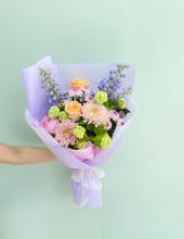 Load image into Gallery viewer, Designer&#39;s Choice Hand Tied Bouquet - Four Seasons Floristry
