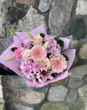 Load image into Gallery viewer, Designer&#39;s Choice Hand Tied Bouquet - Four Seasons Floristry
