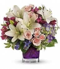 Load image into Gallery viewer, Garden Romance - Four Seasons Floristry

